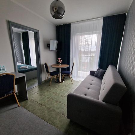 Gosciniec Nad Zalewem Sosina Hotel Jaworzno Eksteriør billede